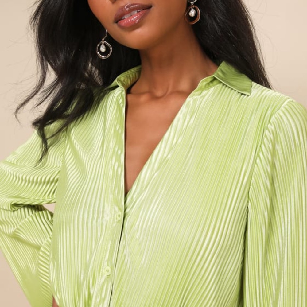 Lulus Chartreuse Satin Plisse Long Sleeve Romper Green NEVER WORN - Picture 2 of 4